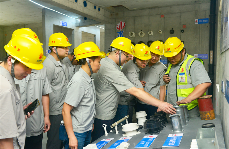 为进一步推进优质客户高效履约，提升交付品质、达成客户满意，2025年6月25日，z6com·尊龙凯时建设集团在上海组织召开2025年越秀地产、华润置业客户履约推进会。